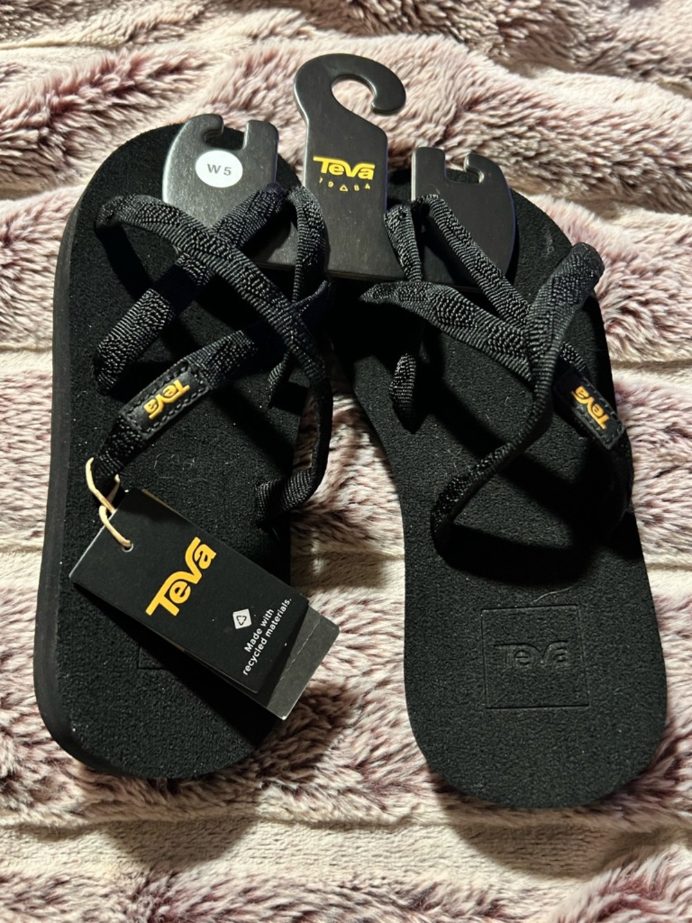NWT Teva Black Strappy Foam Flip Sandals